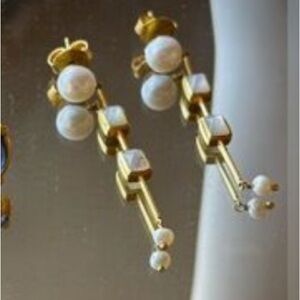Julie Vos pearl dangle earrings ( note, no backs with sale)
